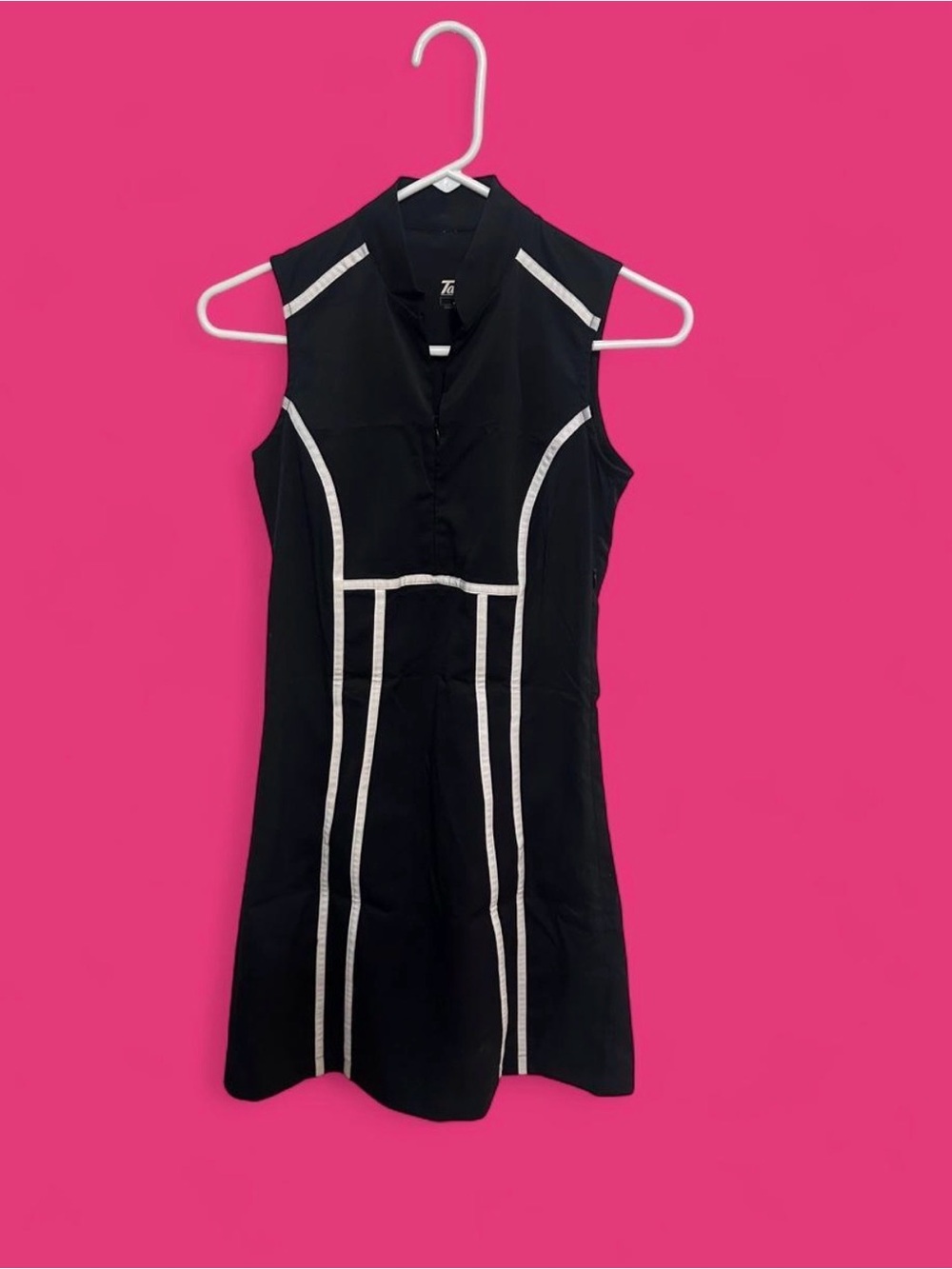 NWT deadstock Tail Activewear Sleeveless Golf Tennis retro black white size 2